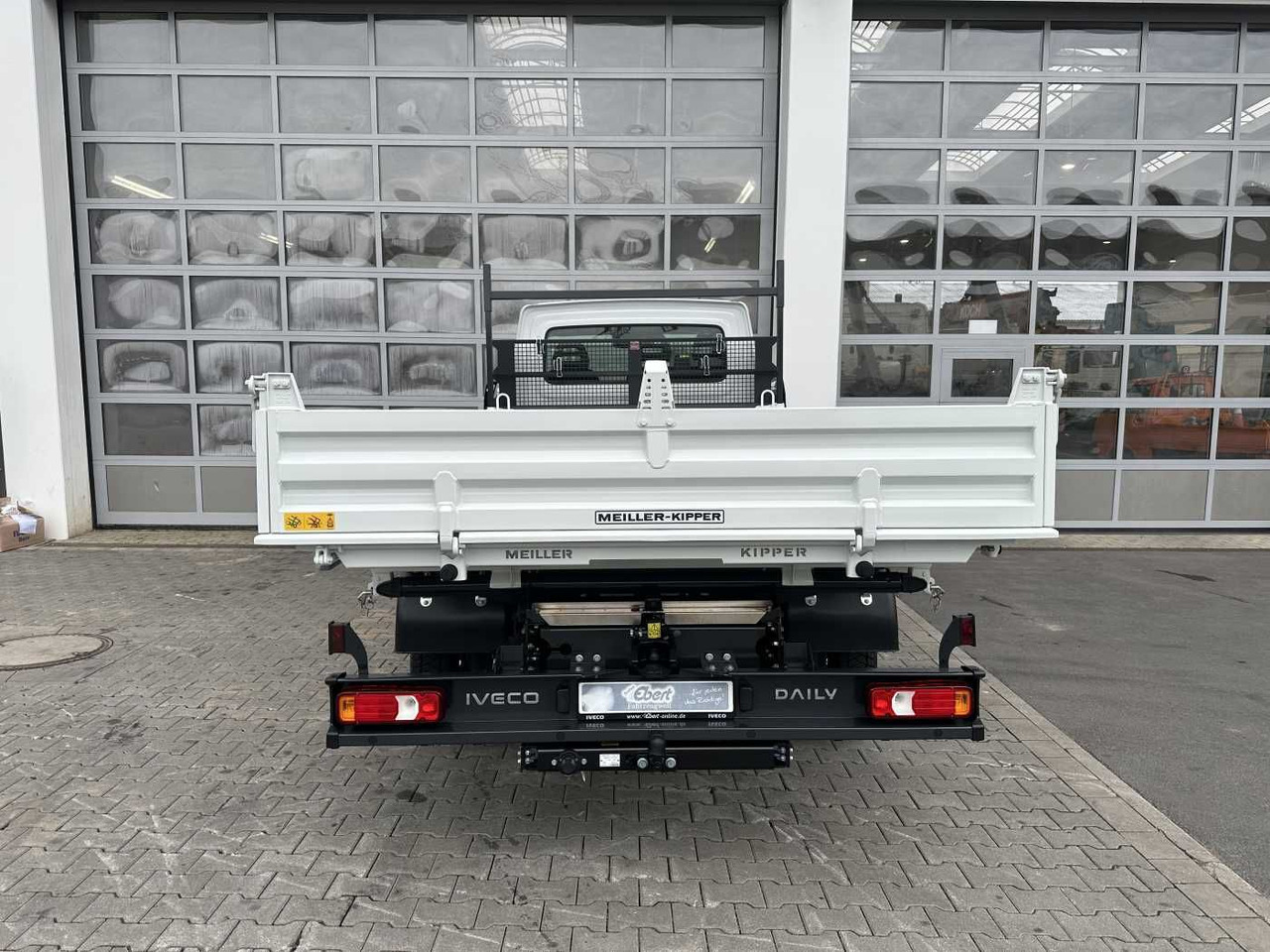 Iveco Daily 70C18H 3-S.-Kipper *R3.750mm*2xAHK* 4x - Komercauto pašizgāzējs: foto 5 Iveco Daily 70C18H 3-S.-Kipper *R3.750mm*2xAHK* 4x - Komercauto pašizgāzējs: foto 5