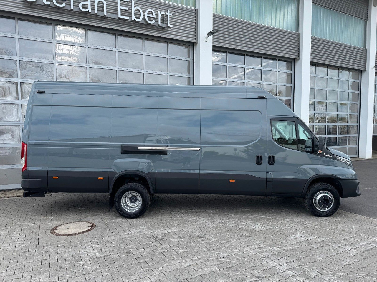Iveco Daily 70C21 3.0L *L4*H3*Automatik*LED*Luft* 2x - Kravas mikroautobuss: foto 2 Iveco Daily 70C21 3.0L *L4*H3*Automatik*LED*Luft* 2x - Kravas mikroautobuss: foto 2