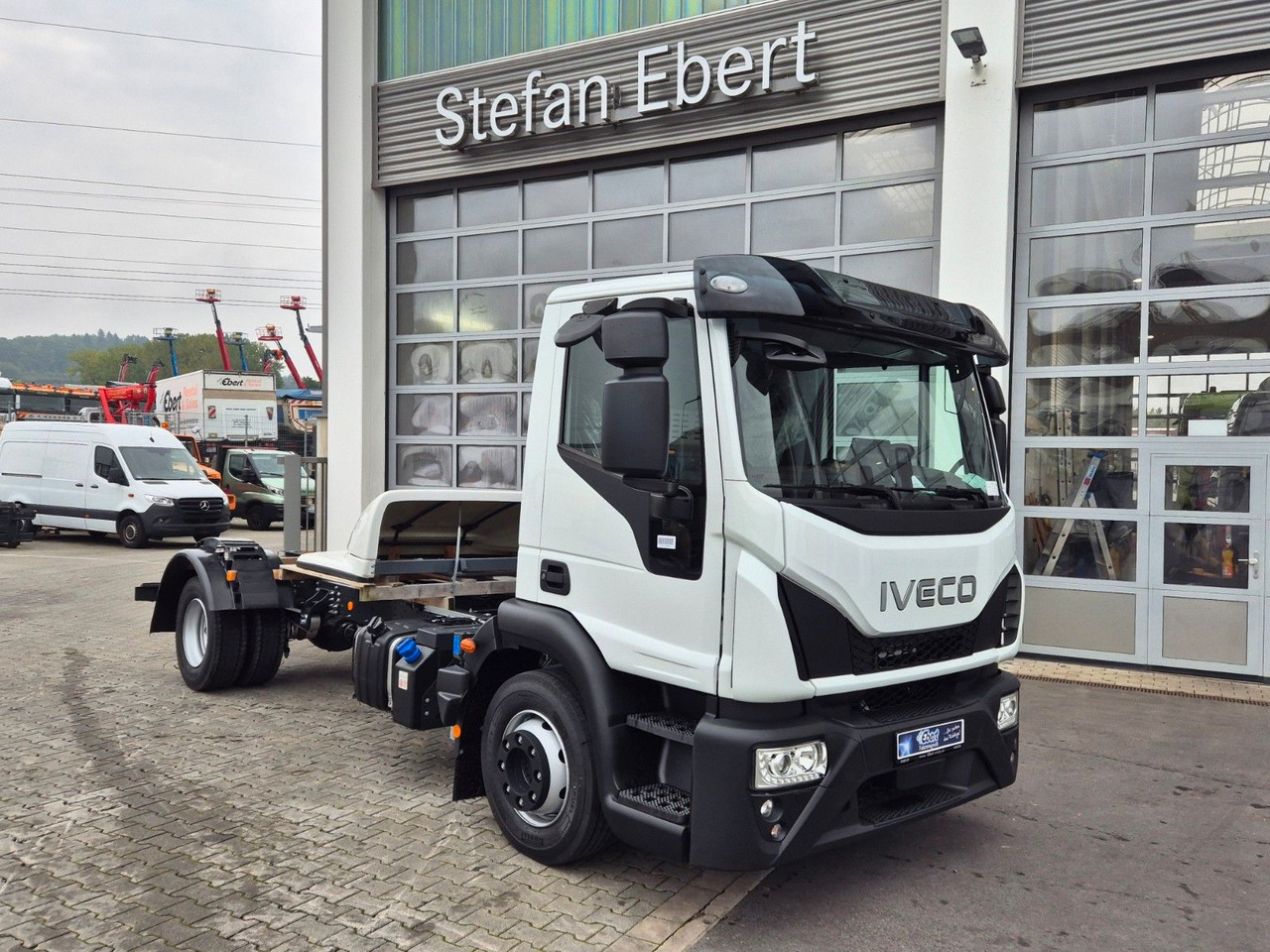 Iveco Eurocargo ML120E21/FP Spoiler Klima Xenon 3 St. - Šasija kravas automašīna: foto 3 Iveco Eurocargo ML120E21/FP Spoiler Klima Xenon 3 St. - Šasija kravas automašīna: foto 3