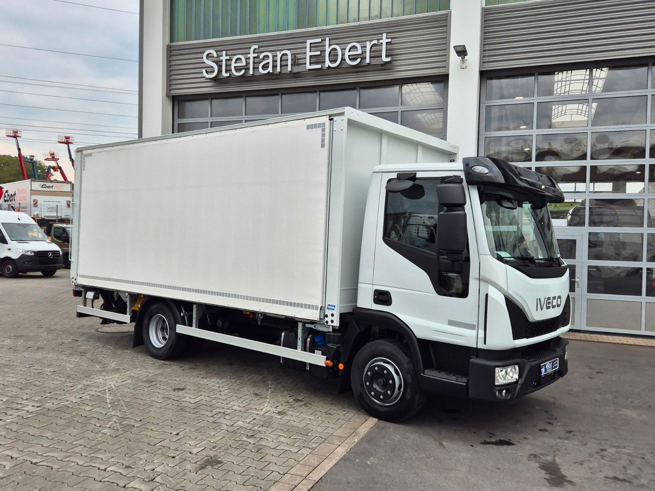 Iveco Eurocargo ML120EL25/P Böse Schiebeplanen LBW AHK - Kravas automašīna dzērienu pārvadāšanai: foto 4 Iveco Eurocargo ML120EL25/P Böse Schiebeplanen LBW AHK - Kravas automašīna dzērienu pārvadāšanai: foto 4
