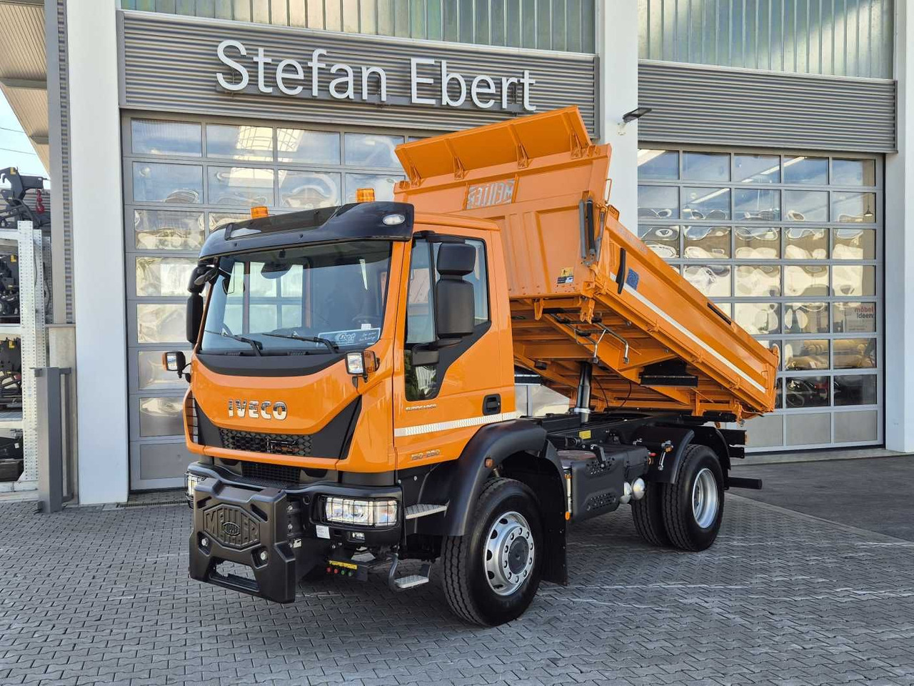 Iveco Eurocargo ML150E28W 4x4 Winterdienst Vorb. 2xAHK - Kravas automašīna pašizgāzējs: foto 1 Iveco Eurocargo ML150E28W 4x4 Winterdienst Vorb. 2xAHK - Kravas automašīna pašizgāzējs: foto 1