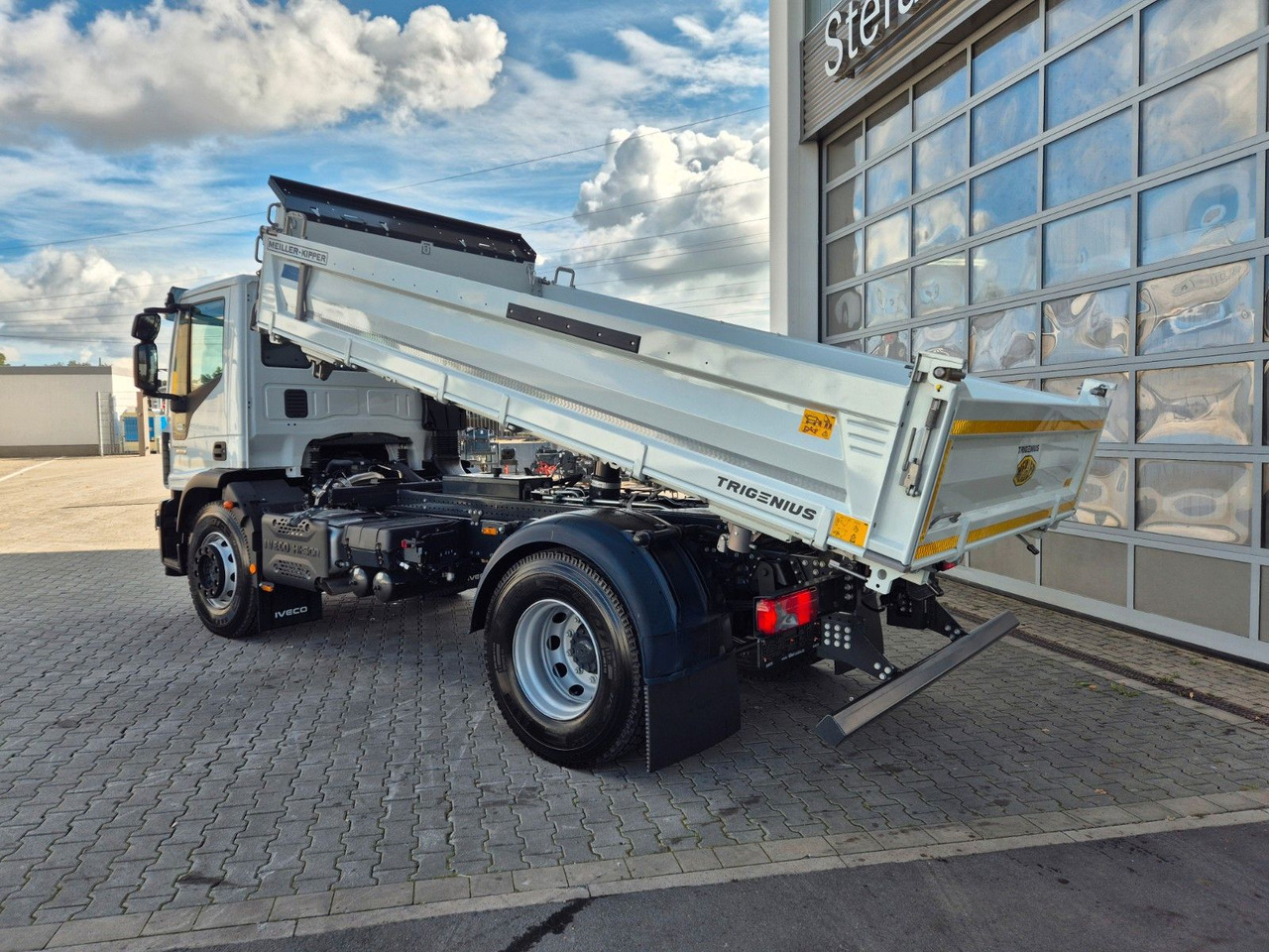 Iveco Eurocargo ML180E32K 4x2 Meiller AHK - Kravas automašīna pašizgāzējs: foto 4 Iveco Eurocargo ML180E32K 4x2 Meiller AHK - Kravas automašīna pašizgāzējs: foto 4