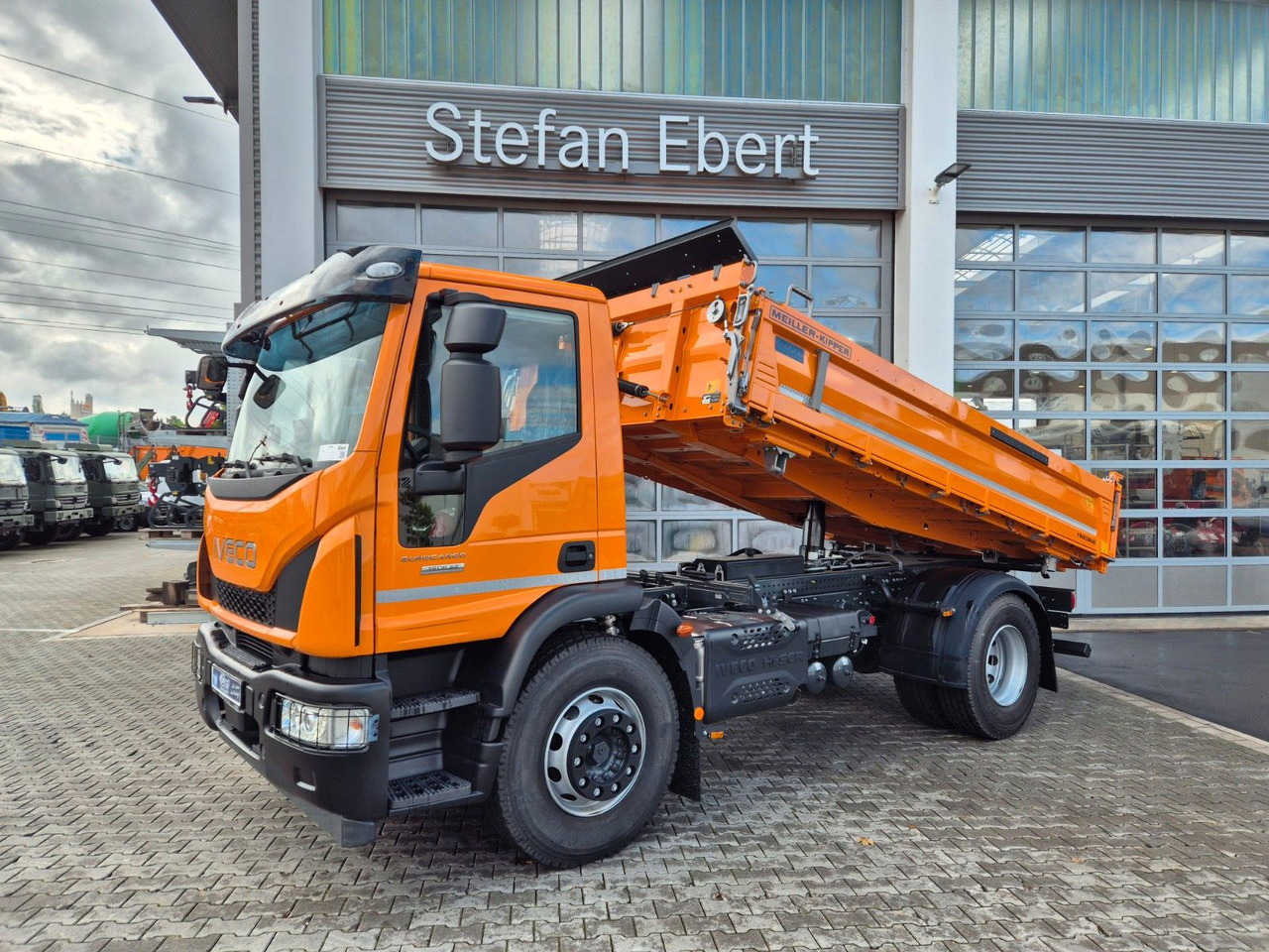 Iveco Eurocargo ML180E32K 4x2 Meiller AHK - Kravas automašīna pašizgāzējs: foto 1 Iveco Eurocargo ML180E32K 4x2 Meiller AHK - Kravas automašīna pašizgāzējs: foto 1