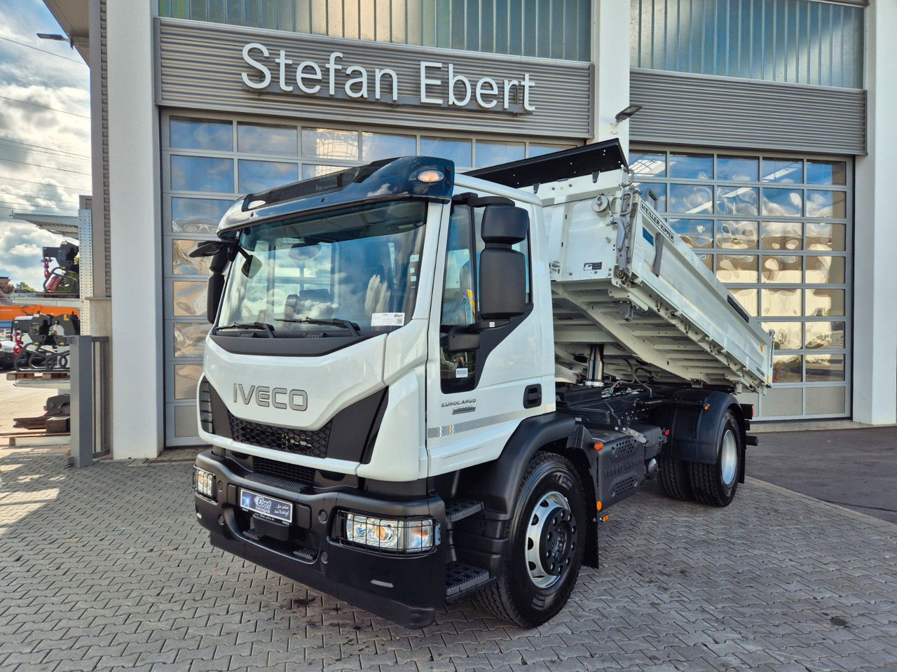 Iveco Eurocargo ML180E32K 4x2 Meiller AHK - Kravas automašīna pašizgāzējs: foto 1 Iveco Eurocargo ML180E32K 4x2 Meiller AHK - Kravas automašīna pašizgāzējs: foto 1