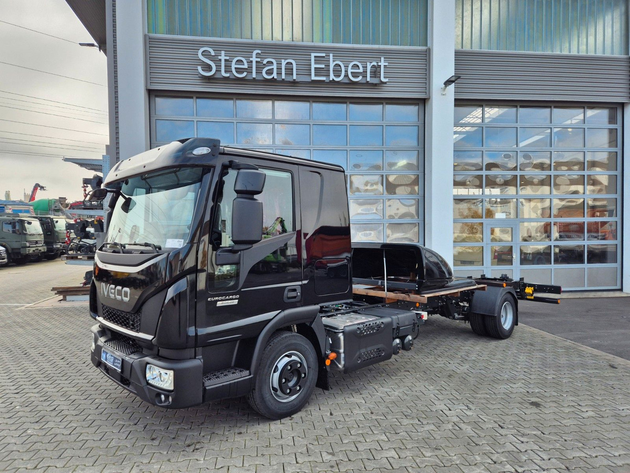 Iveco Eurocargo ML80E22/P 2x AHK Klima Standh. Bett - Šasija kravas automašīna: foto 4 Iveco Eurocargo ML80E22/P 2x AHK Klima Standh. Bett - Šasija kravas automašīna: foto 4