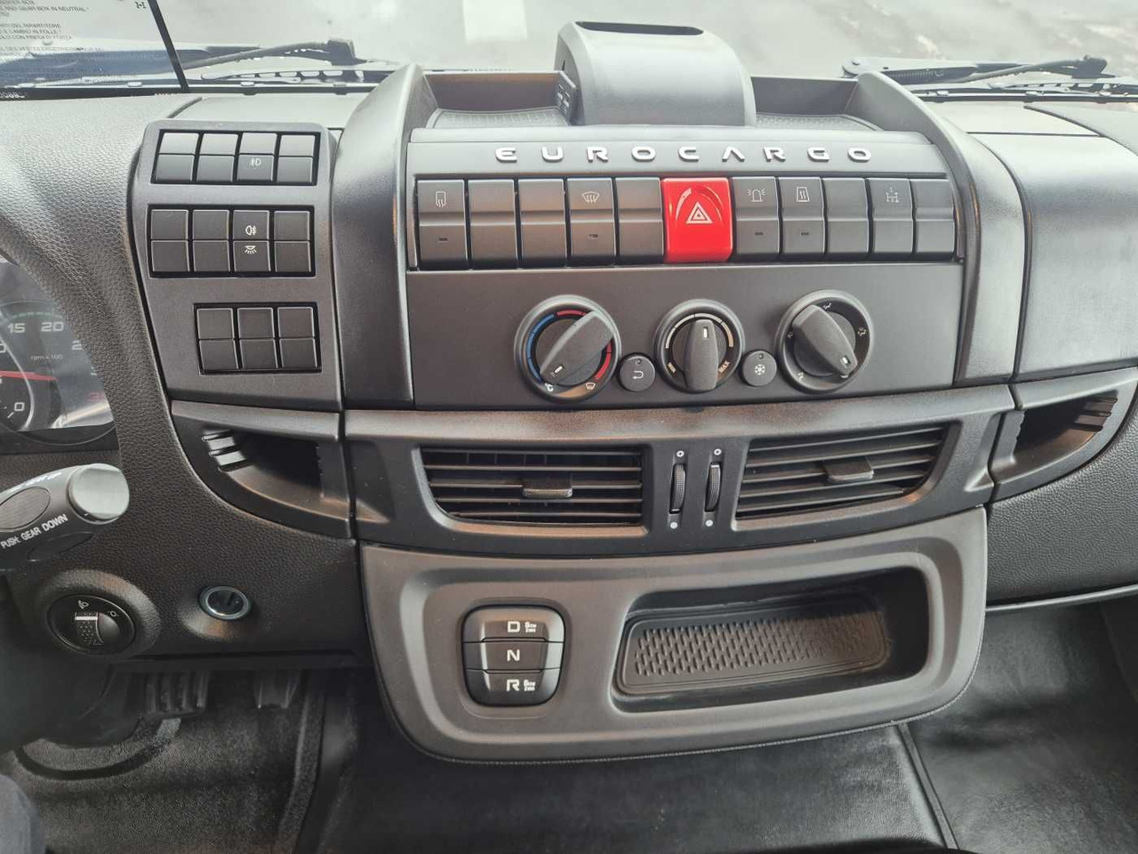 Kravas automašīna pašizgāzējs Iveco ML150E28W 4x4 Meiller Dreiseitenkipper 2xAHK: foto 11 Kravas automašīna pašizgāzējs Iveco ML150E28W 4x4 Meiller Dreiseitenkipper 2xAHK: foto 11