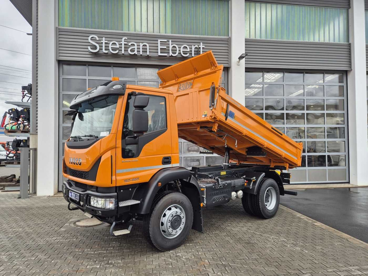 Iveco ML150E28W 4x4 Meiller Dreiseitenkipper 2xAHK - Kravas automašīna pašizgāzējs: foto 1 Iveco ML150E28W 4x4 Meiller Dreiseitenkipper 2xAHK - Kravas automašīna pašizgāzējs: foto 1