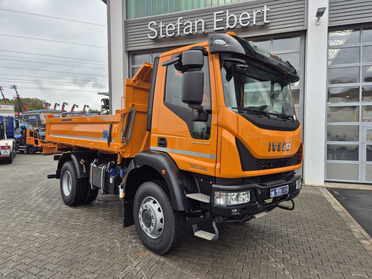 Iveco ML150E28W 4x4 Meiller Dreiseitenkipper 2xAHK - Kravas automašīna pašizgāzējs: foto 3 Iveco ML150E28W 4x4 Meiller Dreiseitenkipper 2xAHK - Kravas automašīna pašizgāzējs: foto 3