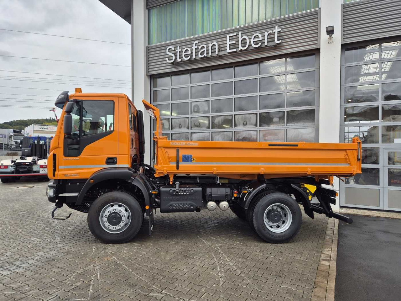 Iveco ML150E28W 4x4 Meiller Dreiseitenkipper 2xAHK - Kravas automašīna pašizgāzējs: foto 4 Iveco ML150E28W 4x4 Meiller Dreiseitenkipper 2xAHK - Kravas automašīna pašizgāzējs: foto 4