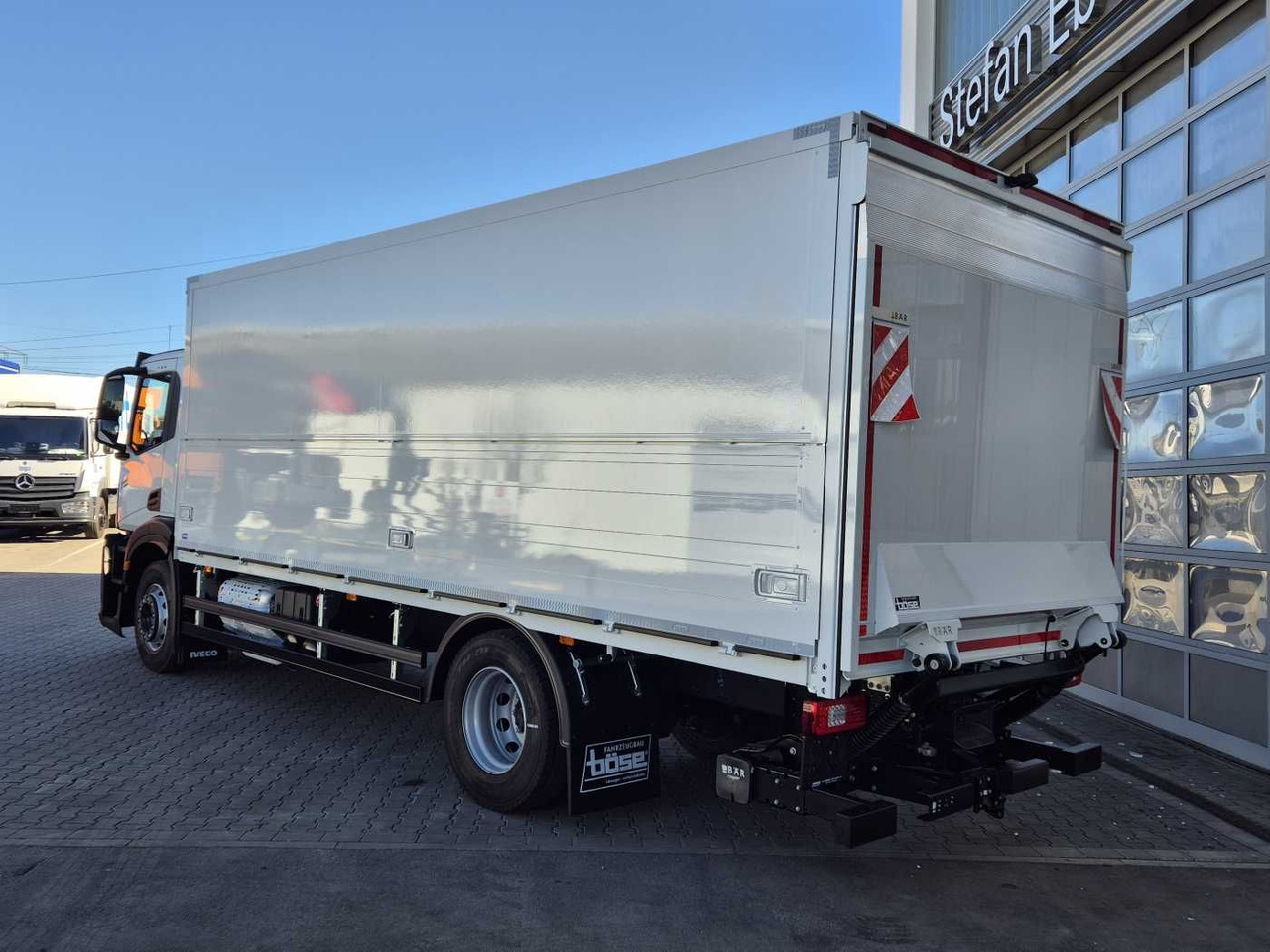 Iveco S-Way AD190S40/FP Böse Schwenkwand LBW 2x AHK - Kravas automašīna dzērienu pārvadāšanai: foto 5 Iveco S-Way AD190S40/FP Böse Schwenkwand LBW 2x AHK - Kravas automašīna dzērienu pārvadāšanai: foto 5