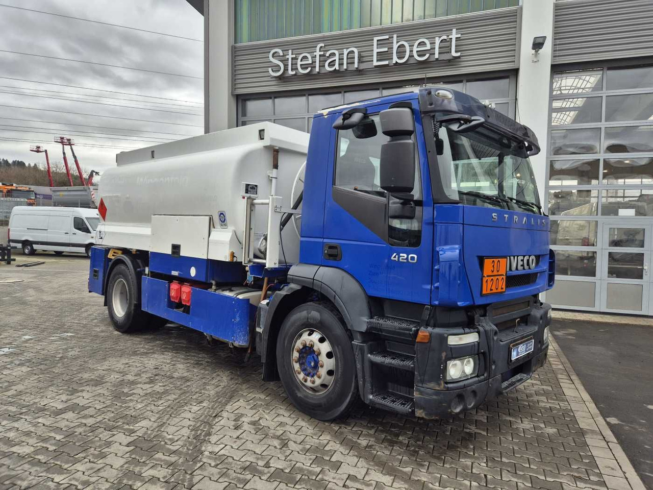 Iveco Stralis AD190S42/P 14.000L Lindner&Fischer - Autocisterna: foto 2 Iveco Stralis AD190S42/P 14.000L Lindner&Fischer - Autocisterna: foto 2
