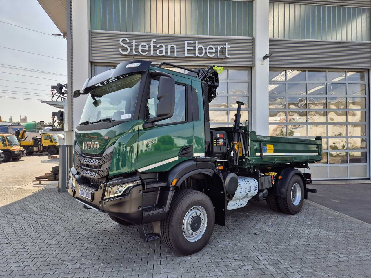 Iveco T-Way AD190T36W/P 4x4 HIAB X-HIDUO 118E-3 Funk - Kravas automašīna pašizgāzējs, Kravas auto ar manipulatoru: foto 2 Iveco T-Way AD190T36W/P 4x4 HIAB X-HIDUO 118E-3 Funk - Kravas automašīna pašizgāzējs, Kravas auto ar manipulatoru: foto 2