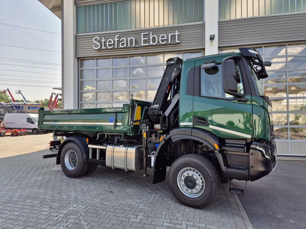 Iveco T-Way AD190T36W/P 4x4 HIAB X-HIDUO 118E-3 Funk - Kravas automašīna pašizgāzējs, Kravas auto ar manipulatoru: foto 3 Iveco T-Way AD190T36W/P 4x4 HIAB X-HIDUO 118E-3 Funk - Kravas automašīna pašizgāzējs, Kravas auto ar manipulatoru: foto 3