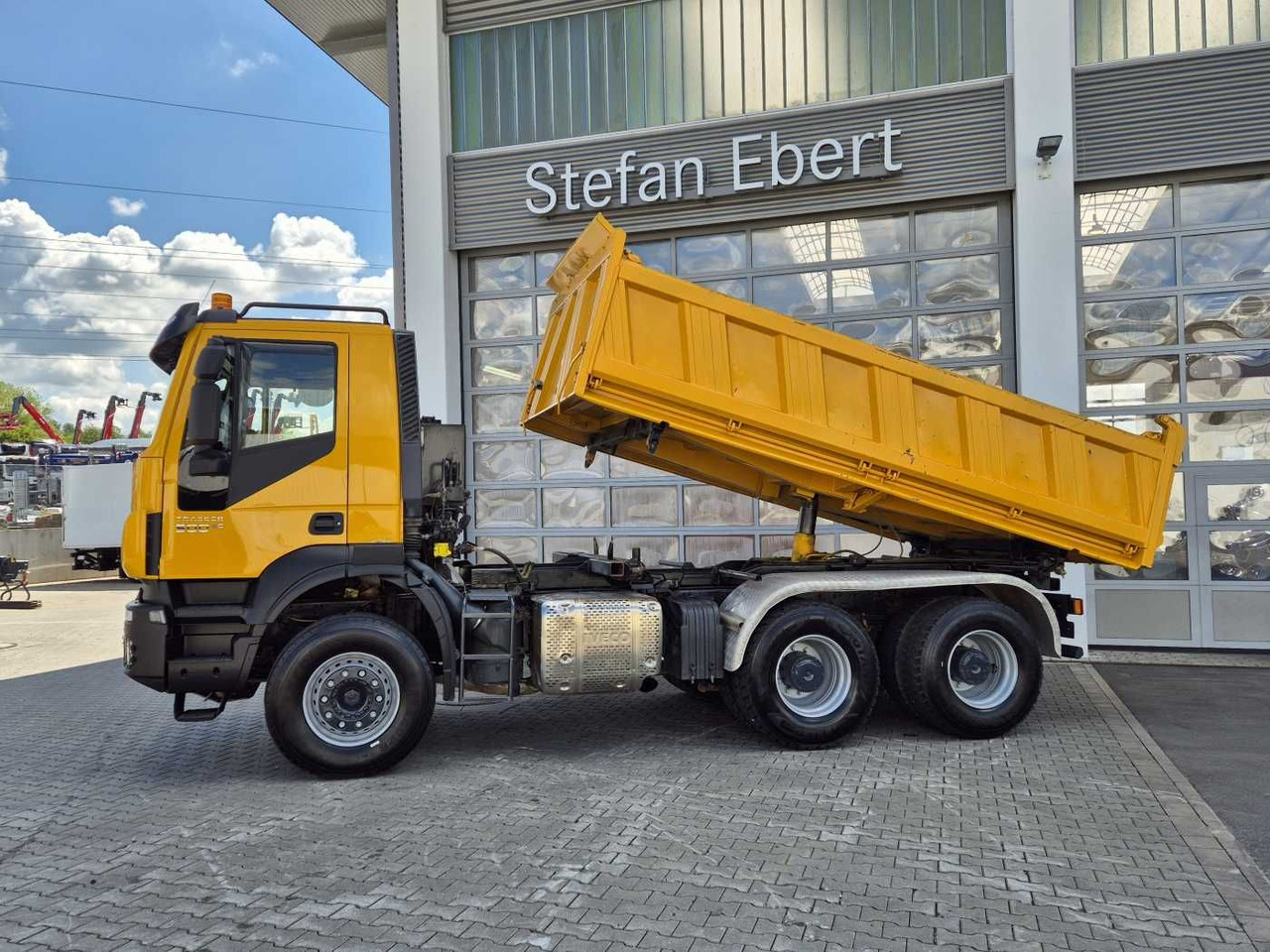 Iveco Trakker AD380T50 6x4 Kipper/SZM Wechselsystem - Kravas automašīna pašizgāzējs: foto 4 Iveco Trakker AD380T50 6x4 Kipper/SZM Wechselsystem - Kravas automašīna pašizgāzējs: foto 4