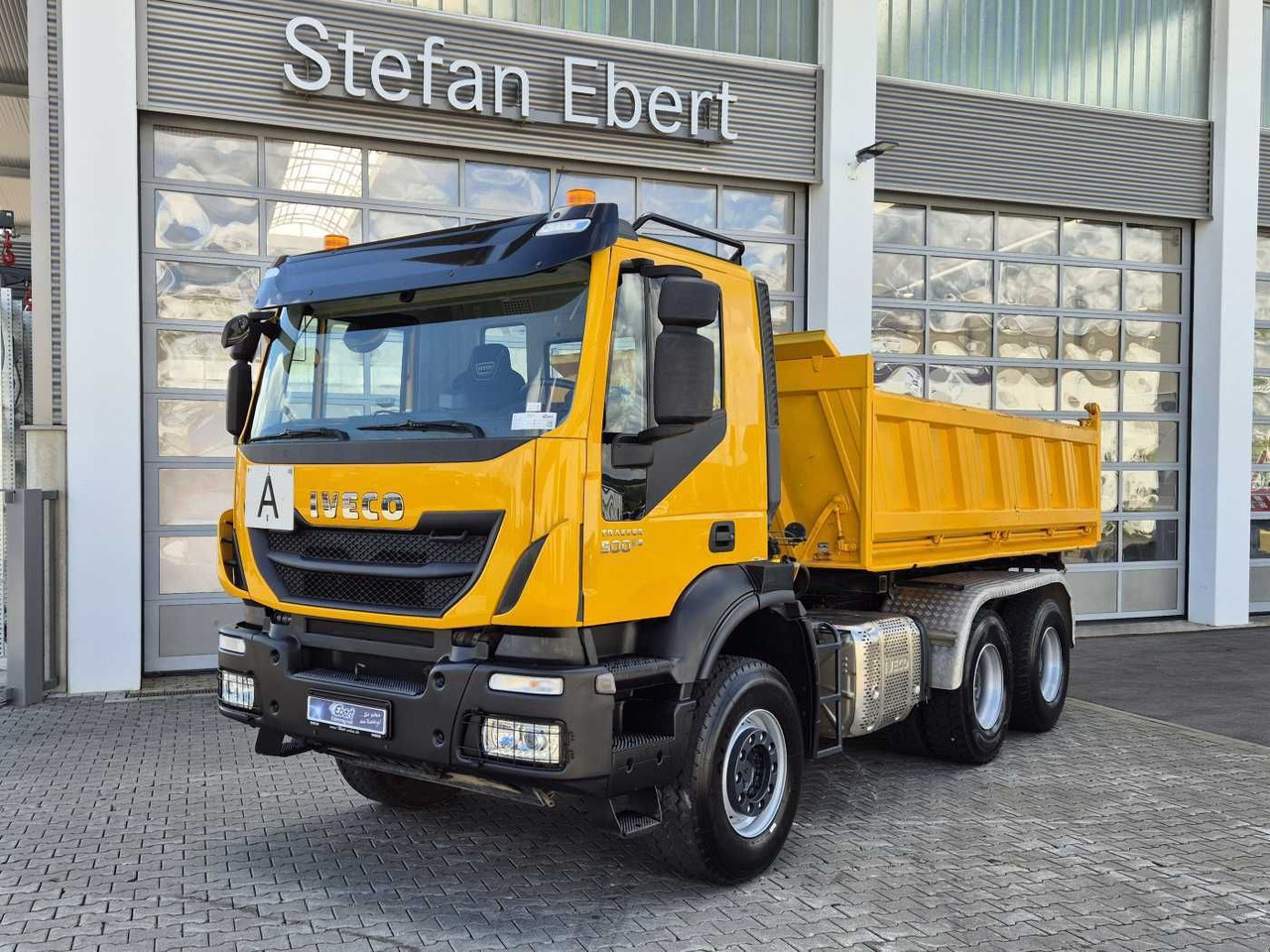 Iveco Trakker AD380T50 6x4 Kipper/SZM Wechselsystem - Kravas automašīna pašizgāzējs: foto 2 Iveco Trakker AD380T50 6x4 Kipper/SZM Wechselsystem - Kravas automašīna pašizgāzējs: foto 2
