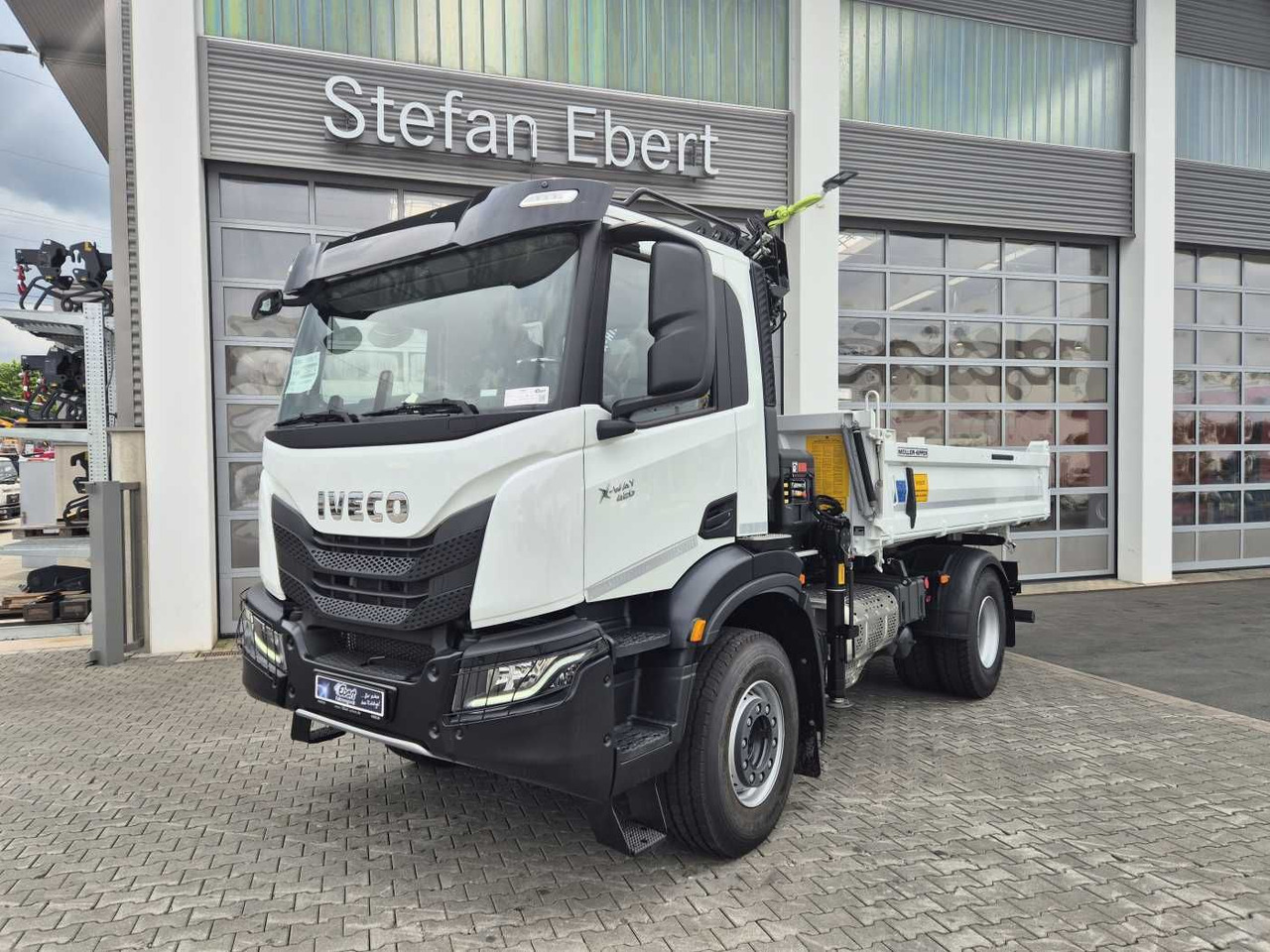 Iveco X-Way AD200X42/P HR OFF Hiab X-HIDUO 118E-3 Funk - Kravas automašīna pašizgāzējs, Kravas auto ar manipulatoru: foto 2 Iveco X-Way AD200X42/P HR OFF Hiab X-HIDUO 118E-3 Funk - Kravas automašīna pašizgāzējs, Kravas auto ar manipulatoru: foto 2