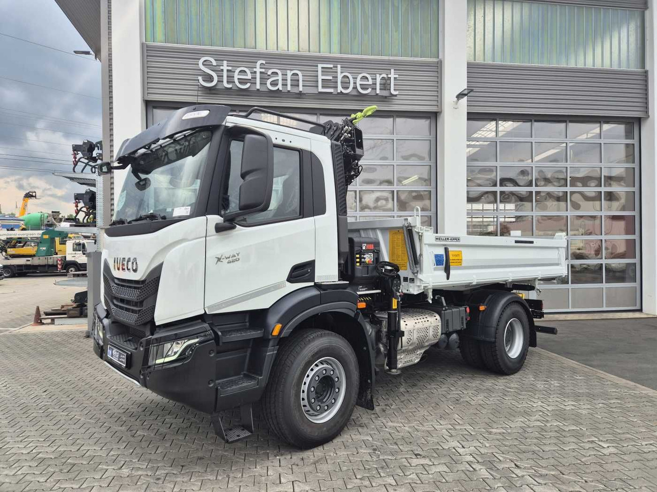 Iveco X-Way AD200X42/P HR OFF Hiab X-HIDUO 118E-3 Funk - Kravas automašīna pašizgāzējs, Kravas auto ar manipulatoru: foto 4 Iveco X-Way AD200X42/P HR OFF Hiab X-HIDUO 118E-3 Funk - Kravas automašīna pašizgāzējs, Kravas auto ar manipulatoru: foto 4