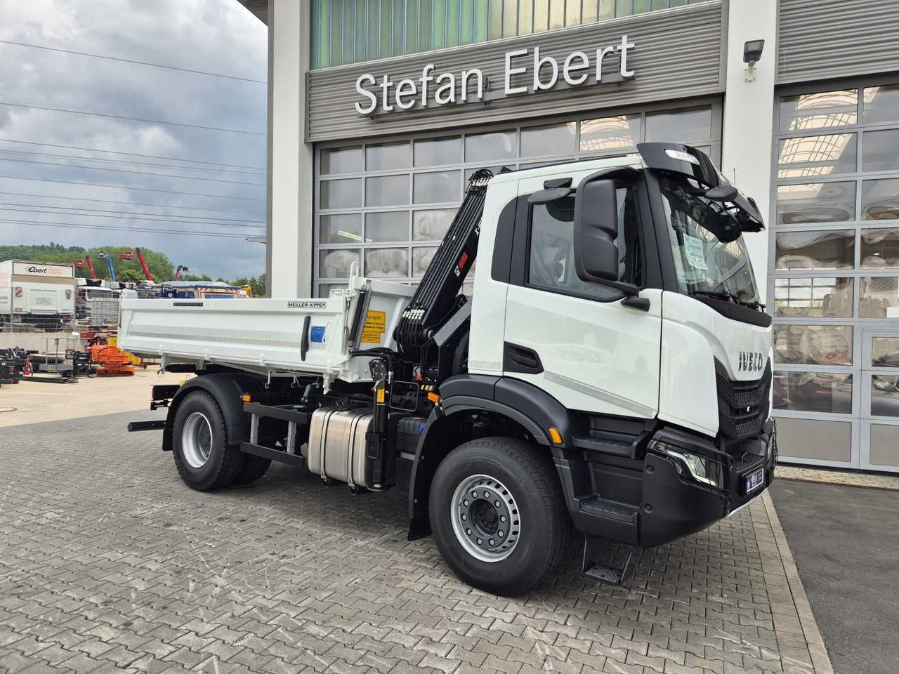 Iveco X-Way AD200X42/P HR OFF Hiab X-HIDUO 118E-3 Funk - Kravas automašīna pašizgāzējs, Kravas auto ar manipulatoru: foto 5 Iveco X-Way AD200X42/P HR OFF Hiab X-HIDUO 118E-3 Funk - Kravas automašīna pašizgāzējs, Kravas auto ar manipulatoru: foto 5