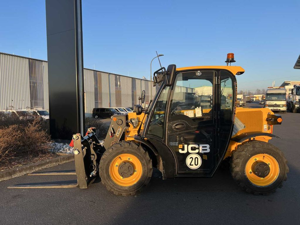 JCB 514-40 / nur 108h / 2023 / Eigengewicht: 2.700kg JCB 514-40 / nur 108h / 2023 / Eigengewicht: 2.700kg - Teleskopiskais iekrāvējs: foto 2 JCB 514-40 / nur 108h / 2023 / Eigengewicht: 2.700kg JCB 514-40 / nur 108h / 2023 / Eigengewicht: 2.700kg - Teleskopiskais iekrāvējs: foto 2