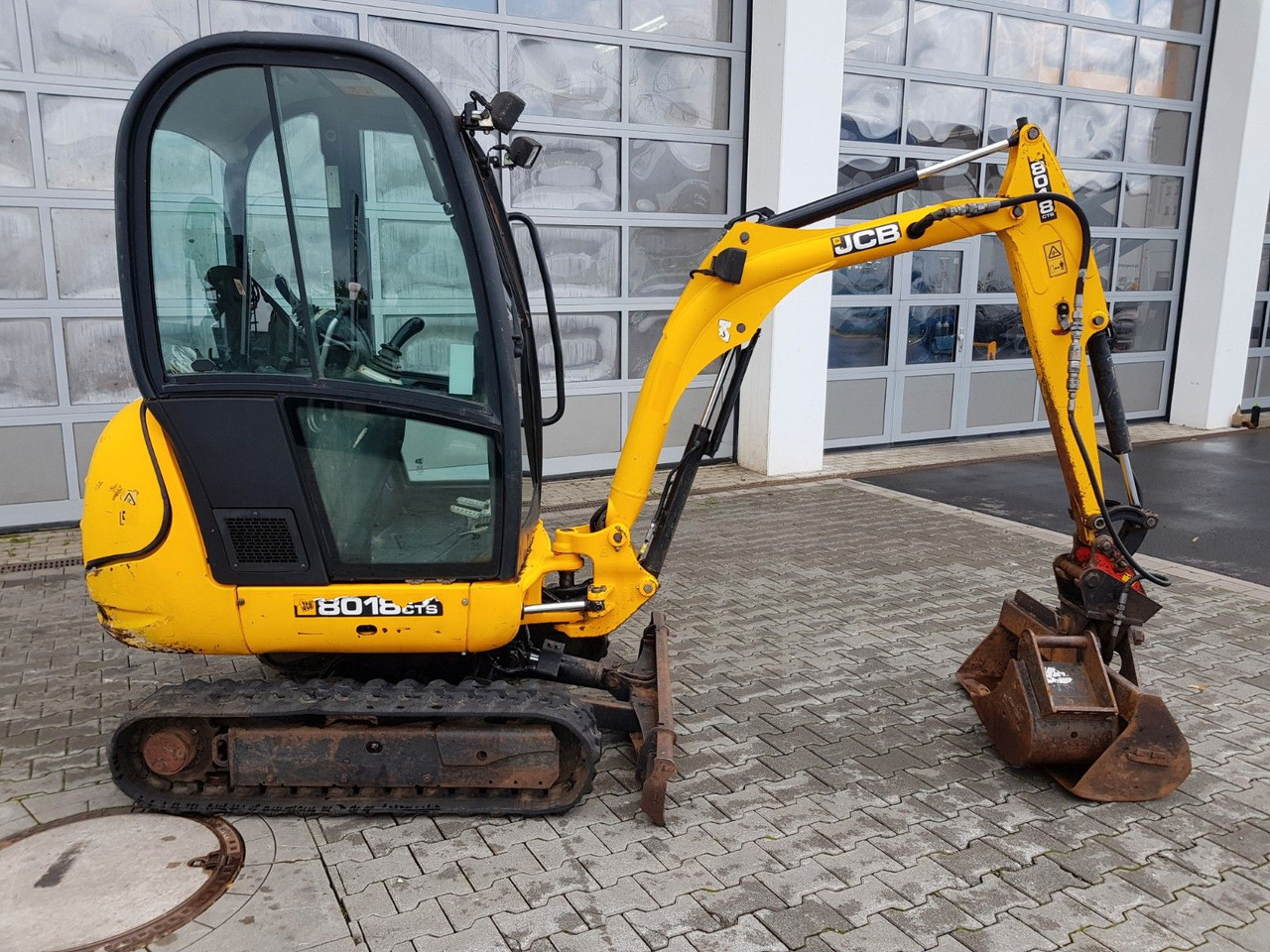 JCB 8018 / 3.420h / hydrl. Grabenräumer / Tieflöffel - Mini-ekskavators: foto 2 JCB 8018 / 3.420h / hydrl. Grabenräumer / Tieflöffel - Mini-ekskavators: foto 2