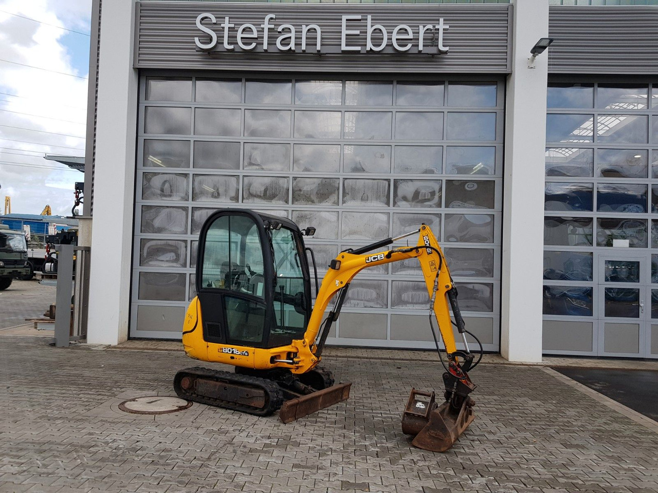 JCB 8018 / 3.420h / hydrl. Grabenräumer / Tieflöffel - Mini-ekskavators: foto 1 JCB 8018 / 3.420h / hydrl. Grabenräumer / Tieflöffel - Mini-ekskavators: foto 1