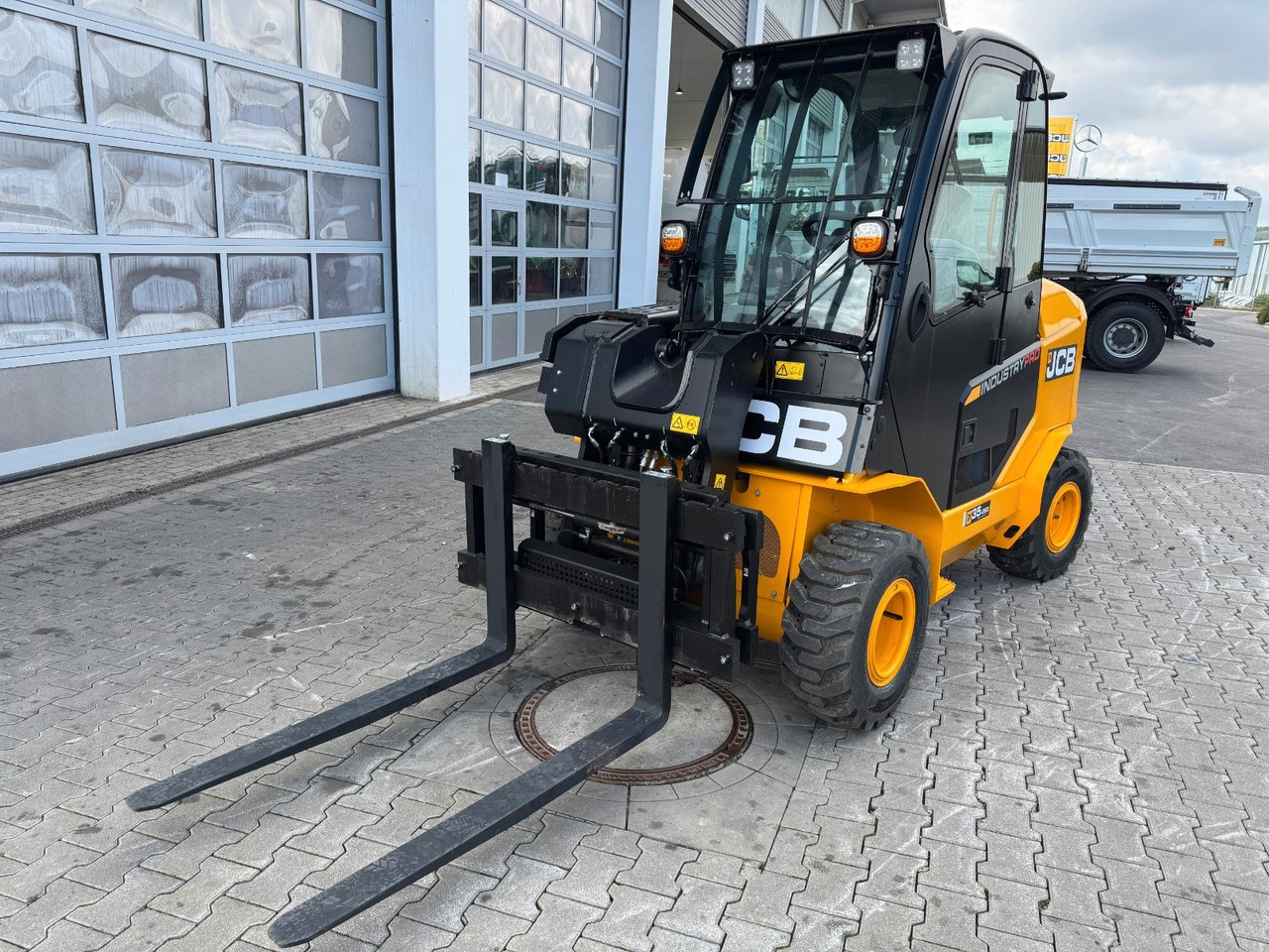 JCB TLT 35-26D 4WD Teletruck / NEU 2025 / SS - Teleskopiskais iekrāvējs: foto 4 JCB TLT 35-26D 4WD Teletruck / NEU 2025 / SS - Teleskopiskais iekrāvējs: foto 4