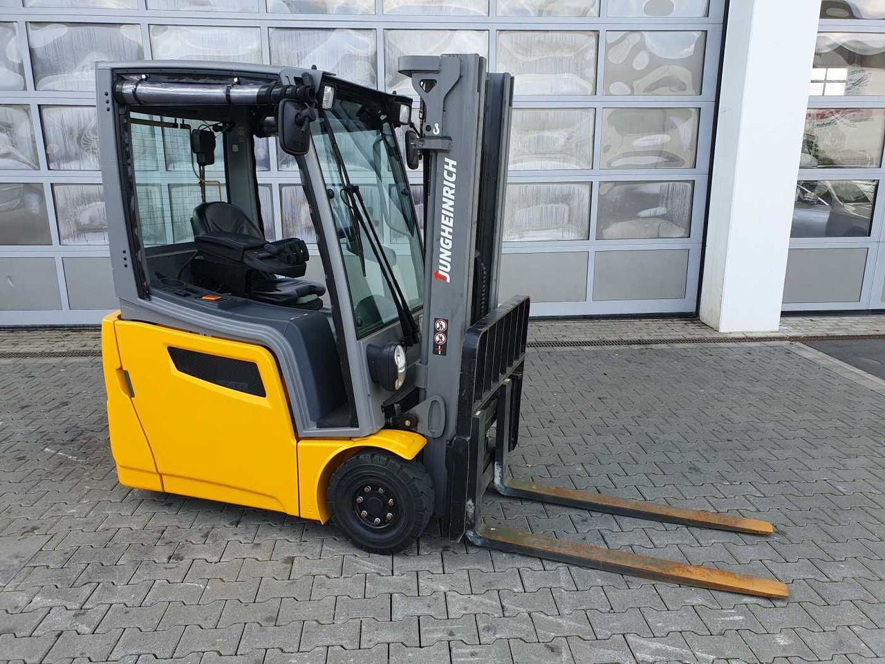 Jungheinrich EFG 215 / Triplex: 4.25m! / SS / nur 2.184h! - Elektroiekrāvējs: foto 2 Jungheinrich EFG 215 / Triplex: 4.25m! / SS / nur 2.184h! - Elektroiekrāvējs: foto 2