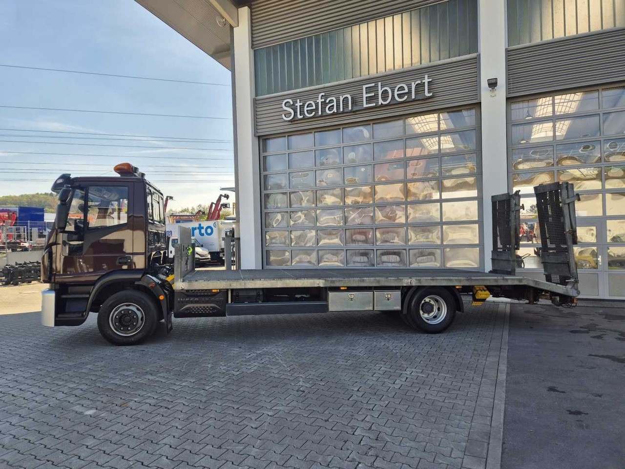 Iveco Eurocargo ML140E25/P Maschinentransporter Winde - Kravas automašīna: foto 4 Iveco Eurocargo ML140E25/P Maschinentransporter Winde - Kravas automašīna: foto 4