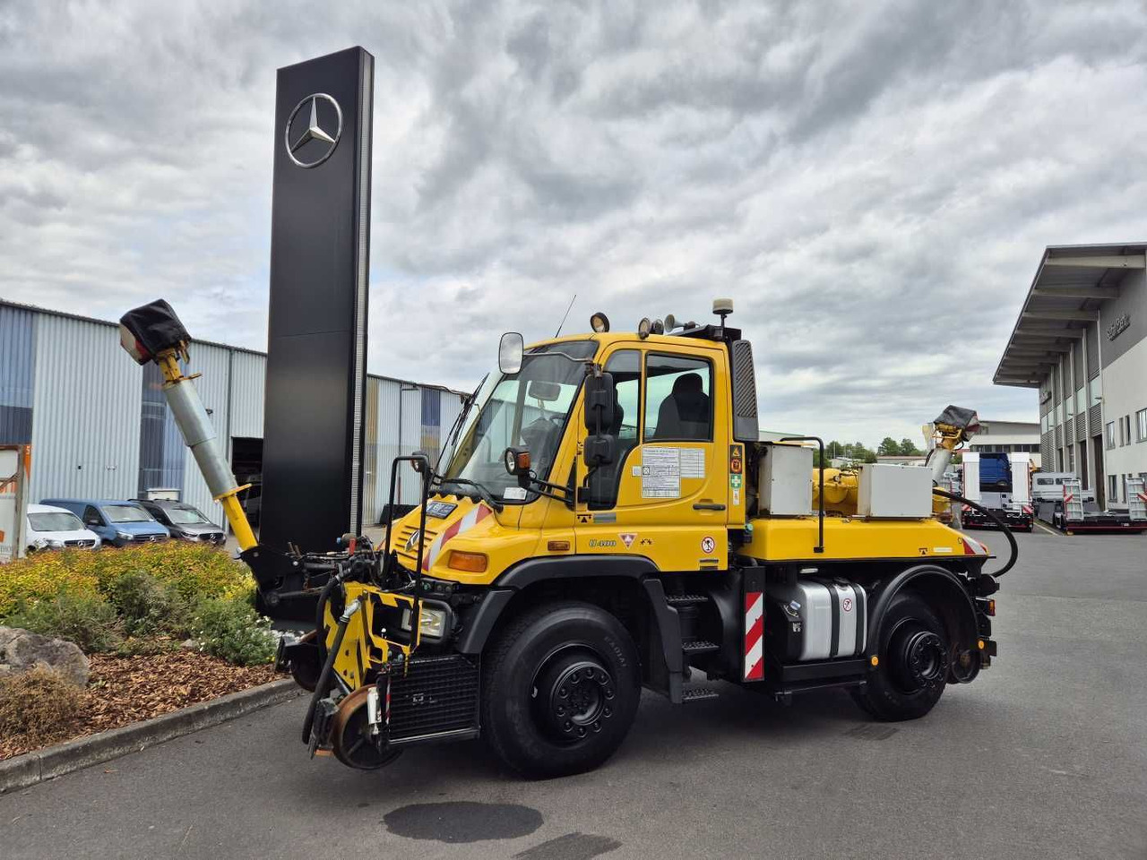 Unimog U400 4x4 Zweiwege ZAGRO 800t/52 Achsen Funk - Kravas automašīna: foto 2 Unimog U400 4x4 Zweiwege ZAGRO 800t/52 Achsen Funk - Kravas automašīna: foto 2