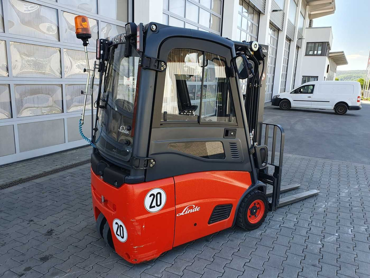 Linde E14 - 01 / Triplex: 4.10m! / SS / nur 1.003h! - Elektroiekrāvējs: foto 3 Linde E14 - 01 / Triplex: 4.10m! / SS / nur 1.003h! - Elektroiekrāvējs: foto 3