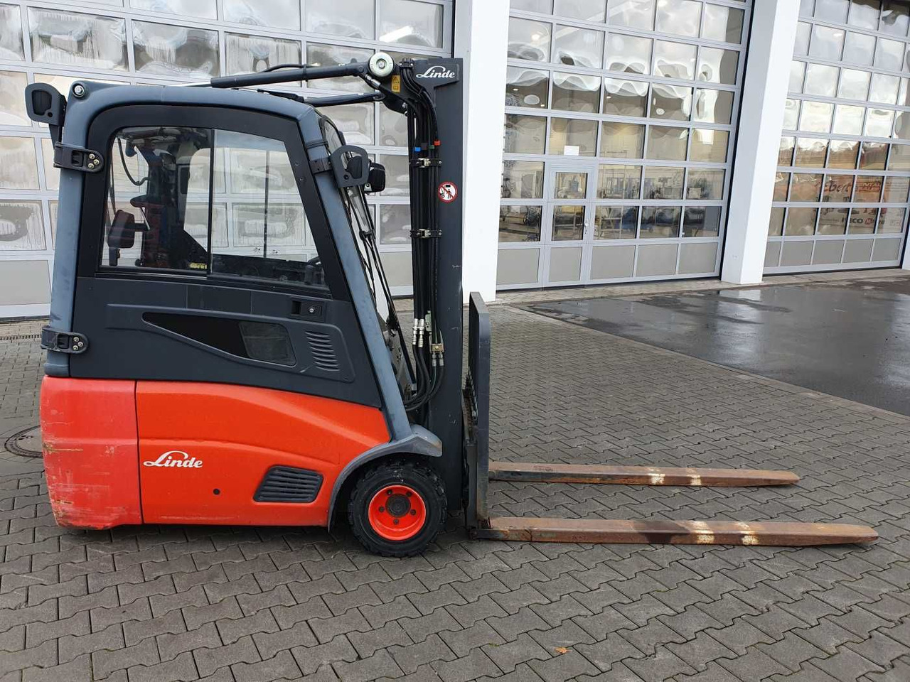 Linde E18 - 01 / Triplex: 4.50m! / SS / nur 5.672h! - Elektroiekrāvējs: foto 3 Linde E18 - 01 / Triplex: 4.50m! / SS / nur 5.672h! - Elektroiekrāvējs: foto 3