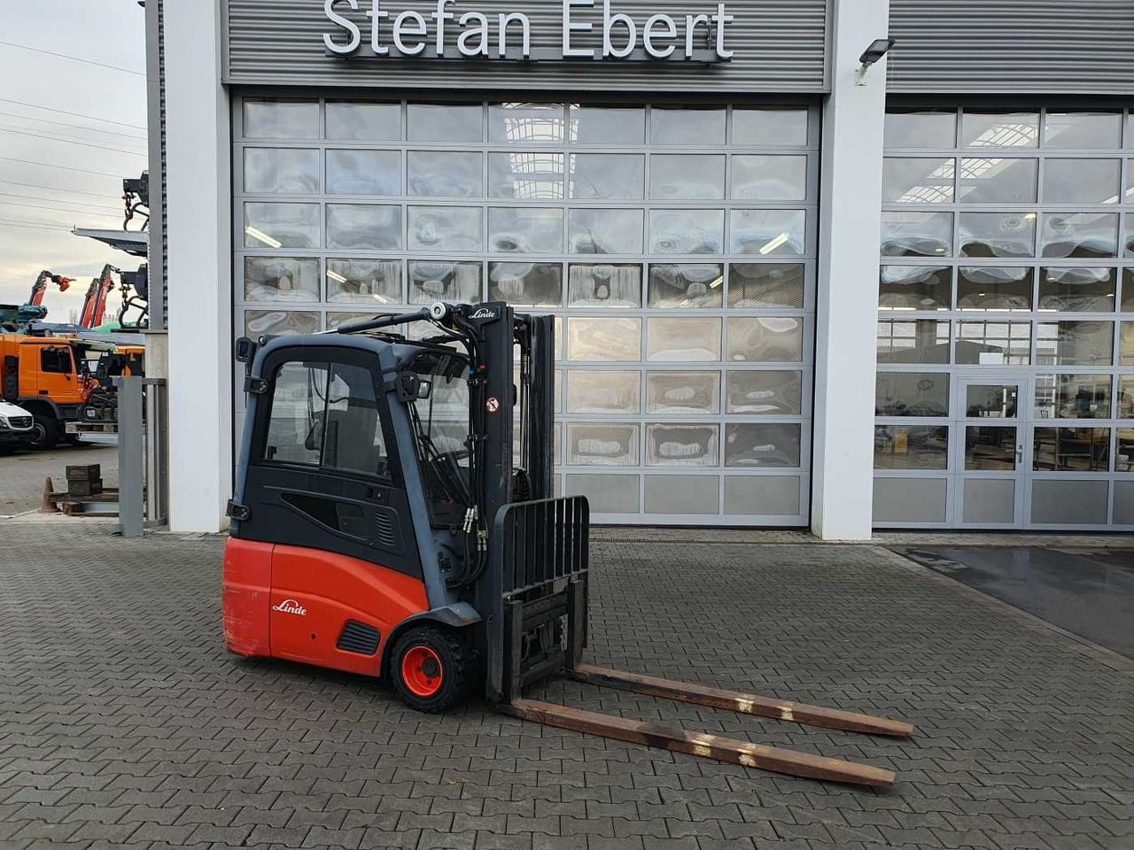 Linde E18 - 01 / Triplex: 4.50m! / SS / nur 5.672h! - Elektroiekrāvējs: foto 1 Linde E18 - 01 / Triplex: 4.50m! / SS / nur 5.672h! - Elektroiekrāvējs: foto 1