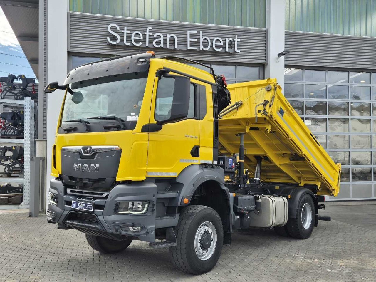 MAN TGS 18.430 4x4 BL Kran HMF 1130K-RCS Funk AHK - Kravas auto ar manipulatoru: foto 2 MAN TGS 18.430 4x4 BL Kran HMF 1130K-RCS Funk AHK - Kravas auto ar manipulatoru: foto 2