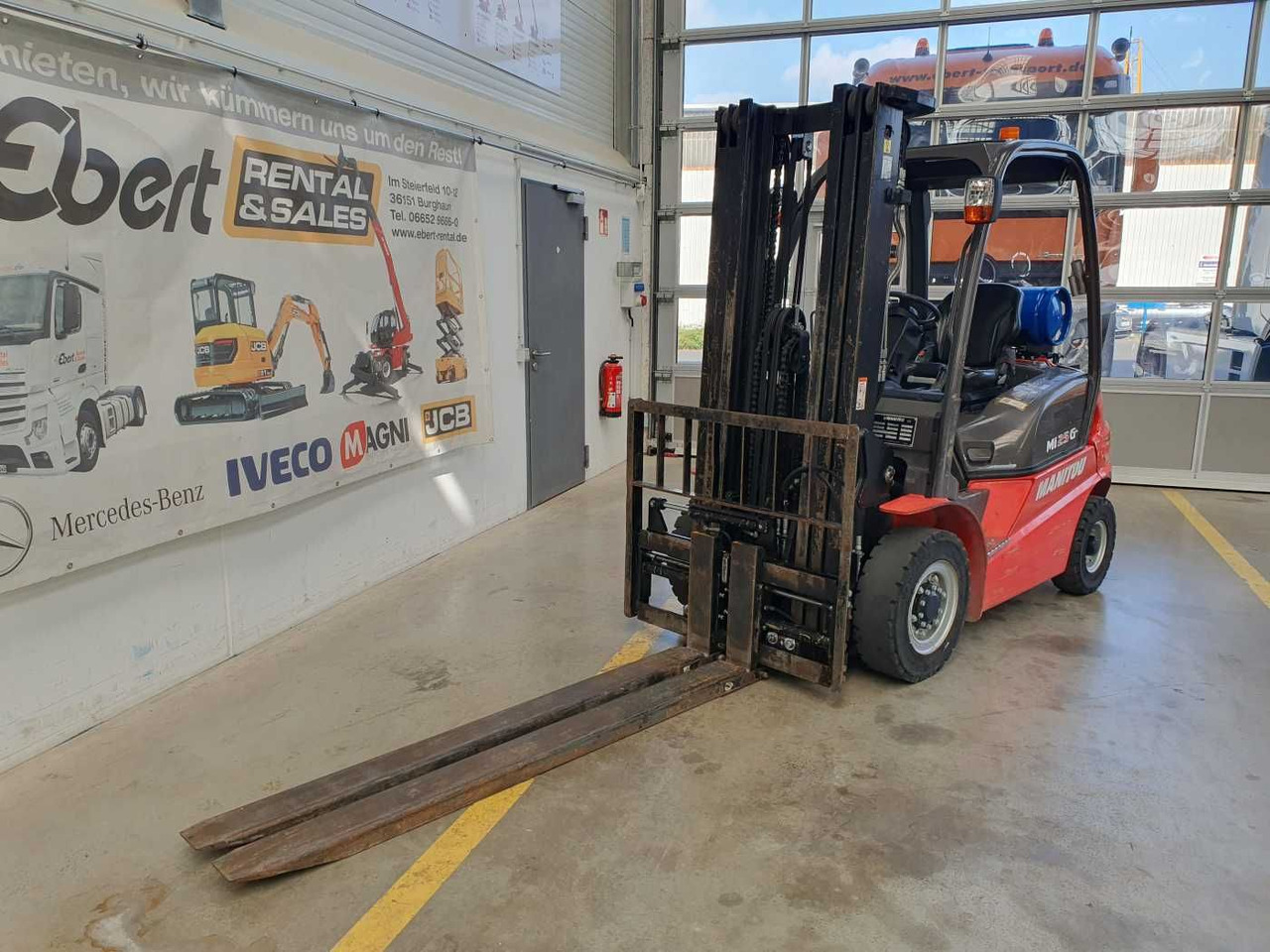 Manitou MI 25 G / Triplex: 4.70m / nur 1.976h! / SS - Autokrāvējs: foto 4 Manitou MI 25 G / Triplex: 4.70m / nur 1.976h! / SS - Autokrāvējs: foto 4