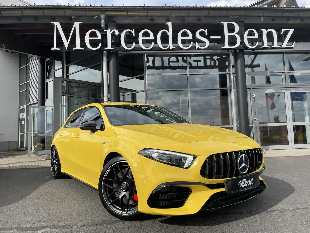 Mercedes-Benz A 45 S AMG PerfSitz+Night+PAGA+RIDE +19' - Sedans: foto 1 Mercedes-Benz A 45 S AMG PerfSitz+Night+PAGA+RIDE +19' - Sedans: foto 1