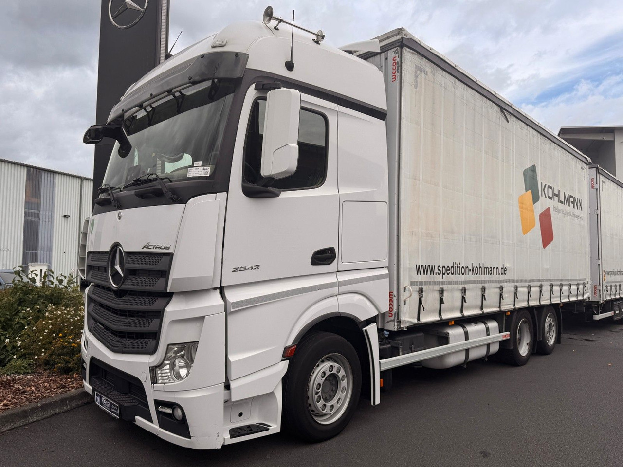 Mercedes-Benz Actros 2542 LnR 6x2 Retarder Standklima - Kravas automašīna ar tentu: foto 4 Mercedes-Benz Actros 2542 LnR 6x2 Retarder Standklima - Kravas automašīna ar tentu: foto 4