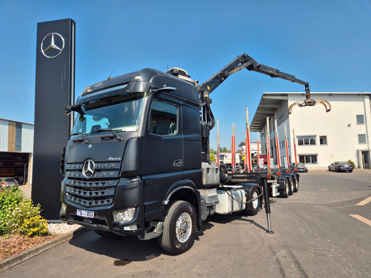 Mercedes-Benz Arocs 1853 LS 4x4 HAD Palfinger Q170Z96+Doll H3L - Kokvedējs, Kravas auto ar manipulatoru: foto 1 Mercedes-Benz Arocs 1853 LS 4x4 HAD Palfinger Q170Z96+Doll H3L - Kokvedējs, Kravas auto ar manipulatoru: foto 1