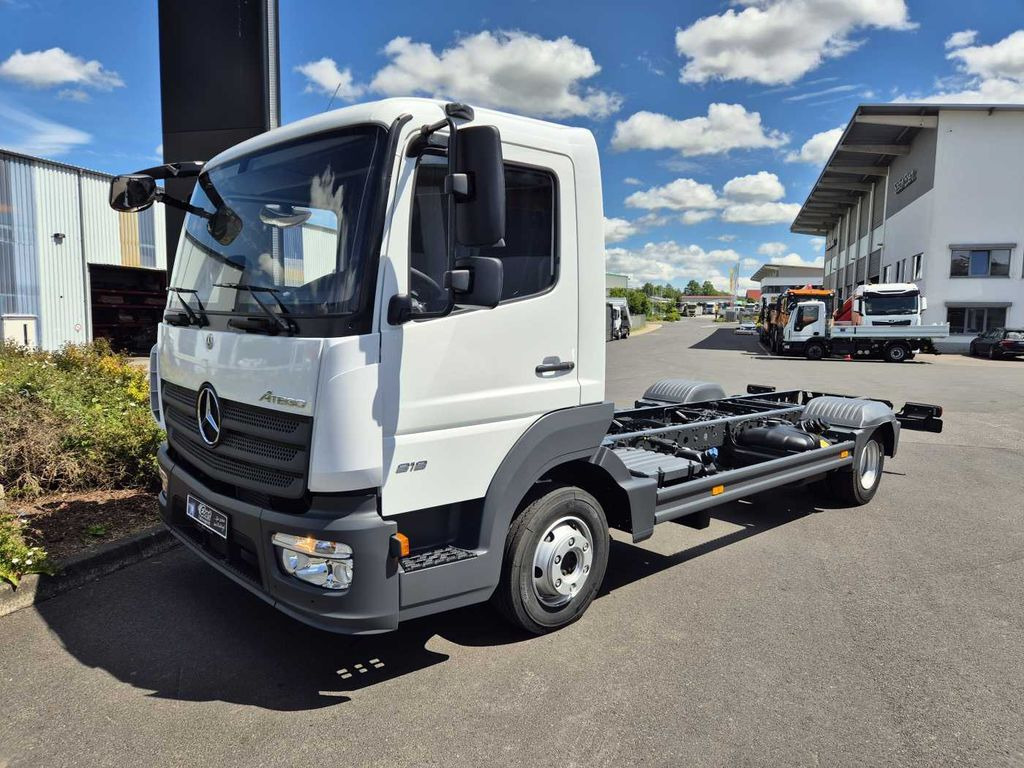 Mercedes-Benz Atego 818 L Fahrgestell, 6 Stück vorhanden - Šasija kravas automašīna: foto 2 Mercedes-Benz Atego 818 L Fahrgestell, 6 Stück vorhanden - Šasija kravas automašīna: foto 2