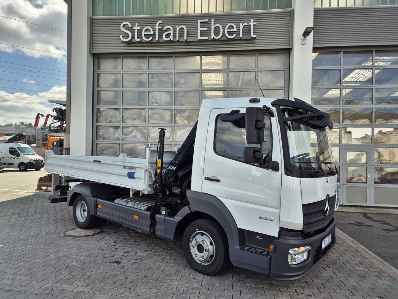 Mercedes-Benz Atego 823 KK Kipper+Kran+Funk+Greifersteuerung - Komercauto pašizgāzējs: foto 3 Mercedes-Benz Atego 823 KK Kipper+Kran+Funk+Greifersteuerung - Komercauto pašizgāzējs: foto 3