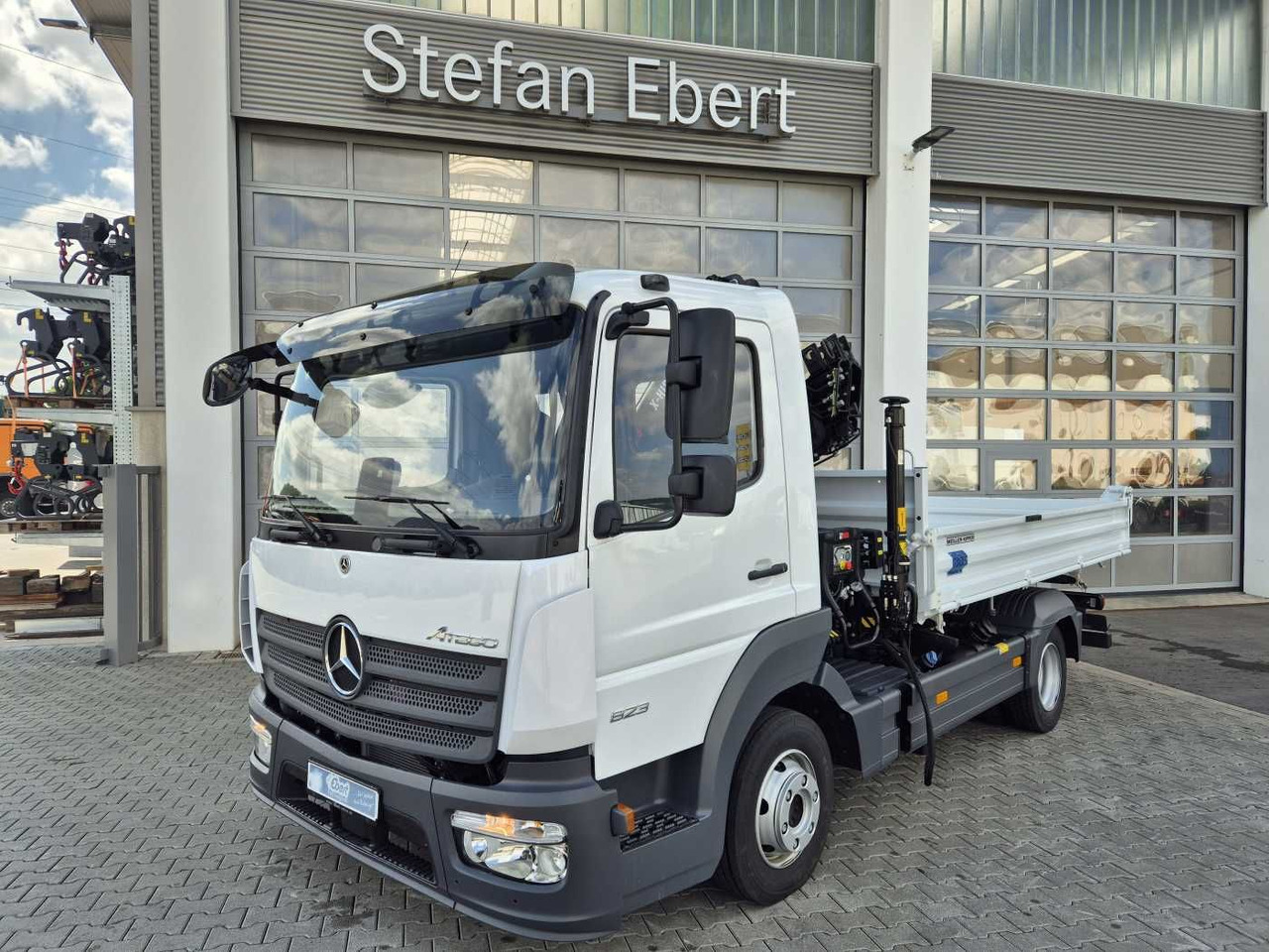 Mercedes-Benz Atego 823 KK Kipper+Kran+Funk+Greifersteuerung - Komercauto pašizgāzējs: foto 2 Mercedes-Benz Atego 823 KK Kipper+Kran+Funk+Greifersteuerung - Komercauto pašizgāzējs: foto 2