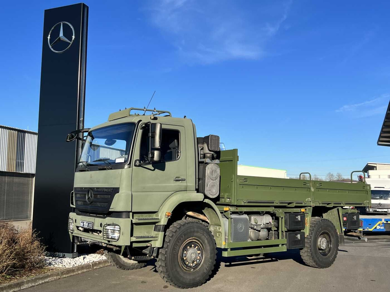 Mercedes-Benz Axor 1829 A 4x4 Pritsche - Bortu kravas automašīna/ Platforma: foto 1 Mercedes-Benz Axor 1829 A 4x4 Pritsche - Bortu kravas automašīna/ Platforma: foto 1