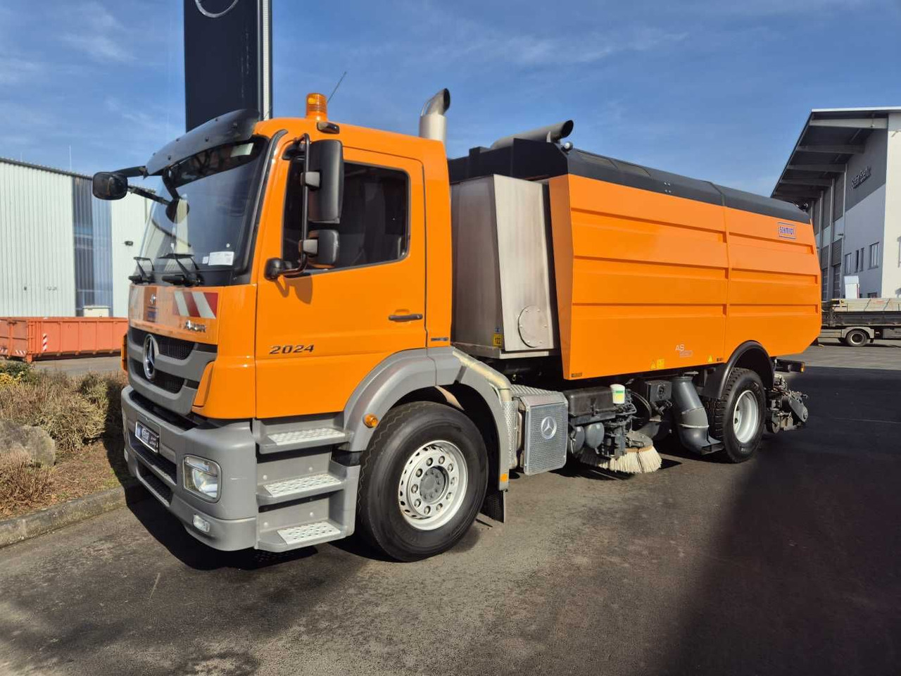 Mercedes-Benz Axor 2024 L Schmidt Airportsweeper AS 990 - Ielu tīrīšanas mašīna: foto 3 Mercedes-Benz Axor 2024 L Schmidt Airportsweeper AS 990 - Ielu tīrīšanas mašīna: foto 3