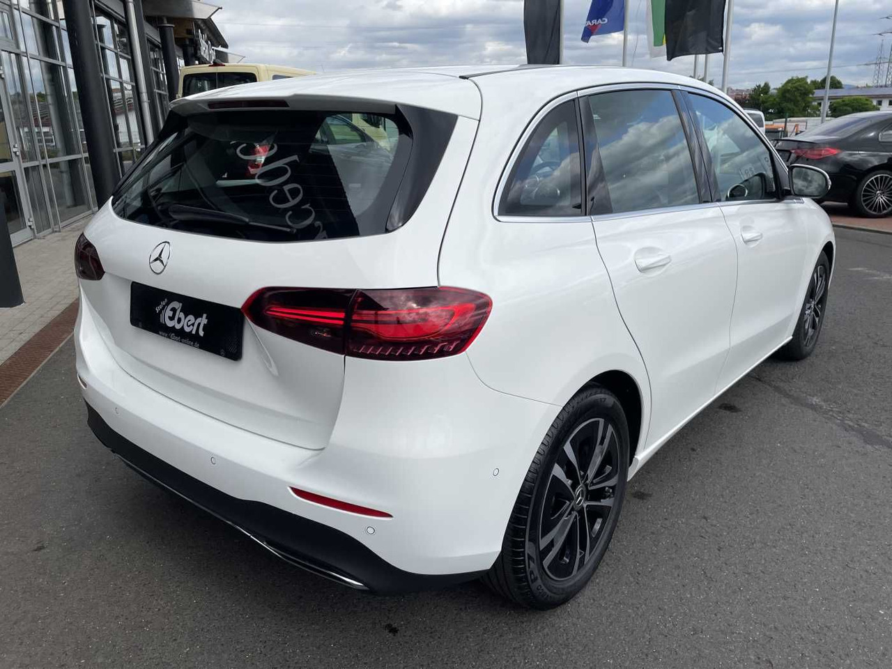 Mercedes-Benz B 180 7G Progressive R-Kamera+LED+ Winterpaket+C - Vieglā automašīna: foto 4 Mercedes-Benz B 180 7G Progressive R-Kamera+LED+ Winterpaket+C - Vieglā automašīna: foto 4