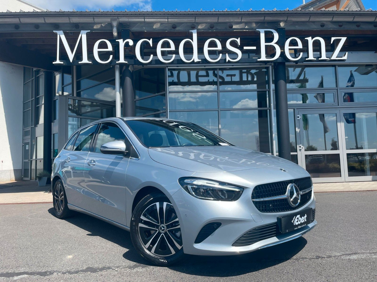 Mercedes-Benz B 200 Progressive R-Kamera+Carplay+Ambiente+Keyl - Universālis: foto 1 Mercedes-Benz B 200 Progressive R-Kamera+Carplay+Ambiente+Keyl - Universālis: foto 1