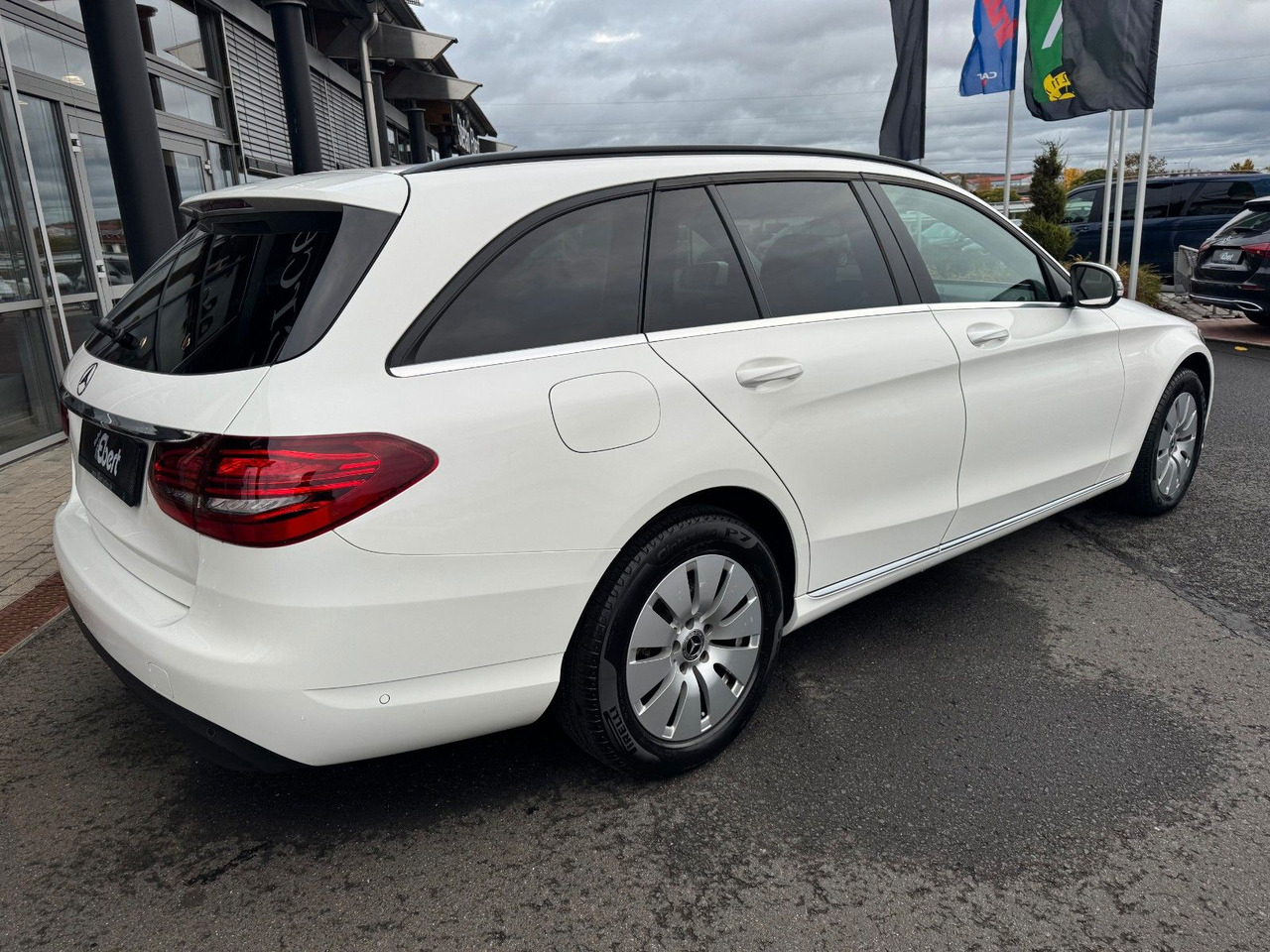 Mercedes-Benz C 180d T LED+RKamera+SHZ+DAB - Universālis: foto 4 Mercedes-Benz C 180d T LED+RKamera+SHZ+DAB - Universālis: foto 4