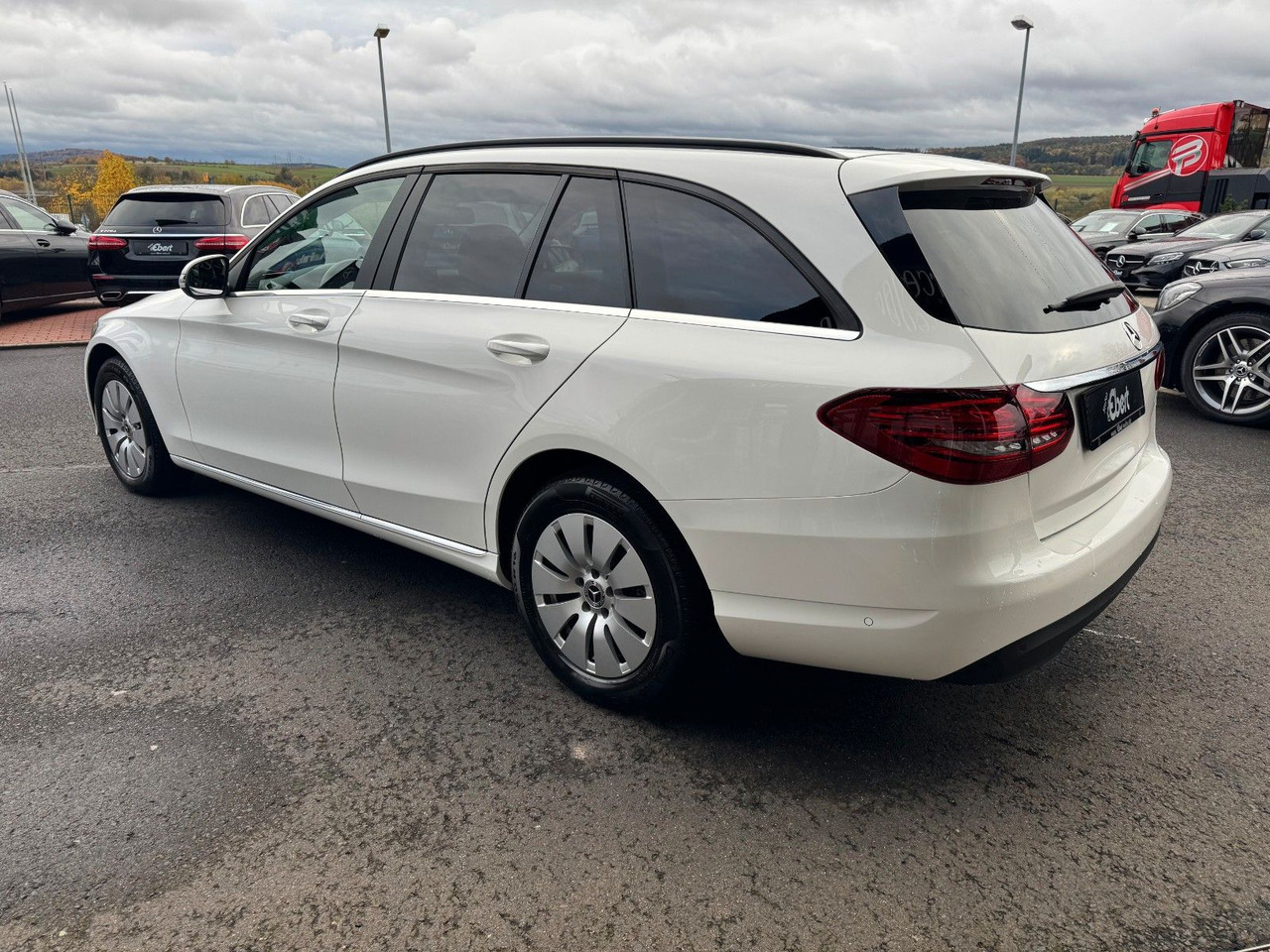 Mercedes-Benz C 180d T LED+RKamera+SHZ+DAB - Universālis: foto 3 Mercedes-Benz C 180d T LED+RKamera+SHZ+DAB - Universālis: foto 3