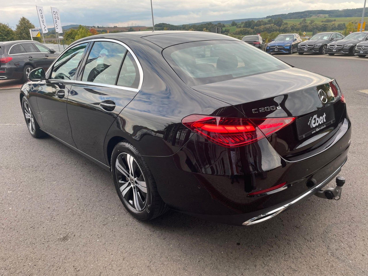 Mercedes-Benz C 200d AVANTGARDE LED+AHK+RKamera+MBUX+ - Sedans: foto 3 Mercedes-Benz C 200d AVANTGARDE LED+AHK+RKamera+MBUX+ - Sedans: foto 3