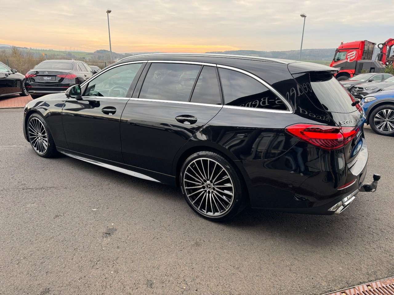 Mercedes-Benz C 200d T AMG+Pano+AHK+Distr+Digital+360 - Universālis: foto 3 Mercedes-Benz C 200d T AMG+Pano+AHK+Distr+Digital+360 - Universālis: foto 3