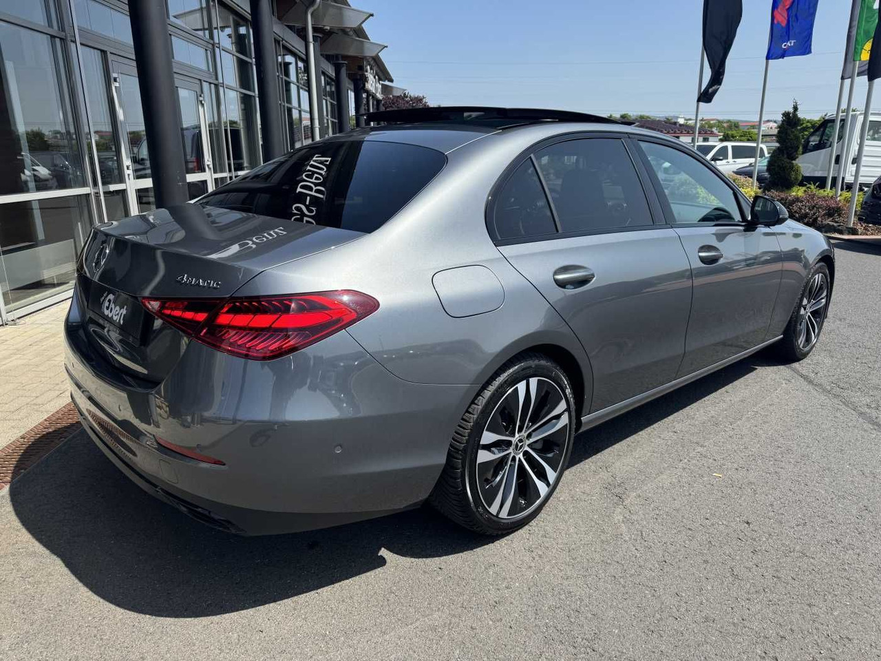 Mercedes-Benz C 300 4M Avantgarde+Pano+Bumester+AHK+RFK+ Night - Sedans: foto 4 Mercedes-Benz C 300 4M Avantgarde+Pano+Bumester+AHK+RFK+ Night - Sedans: foto 4