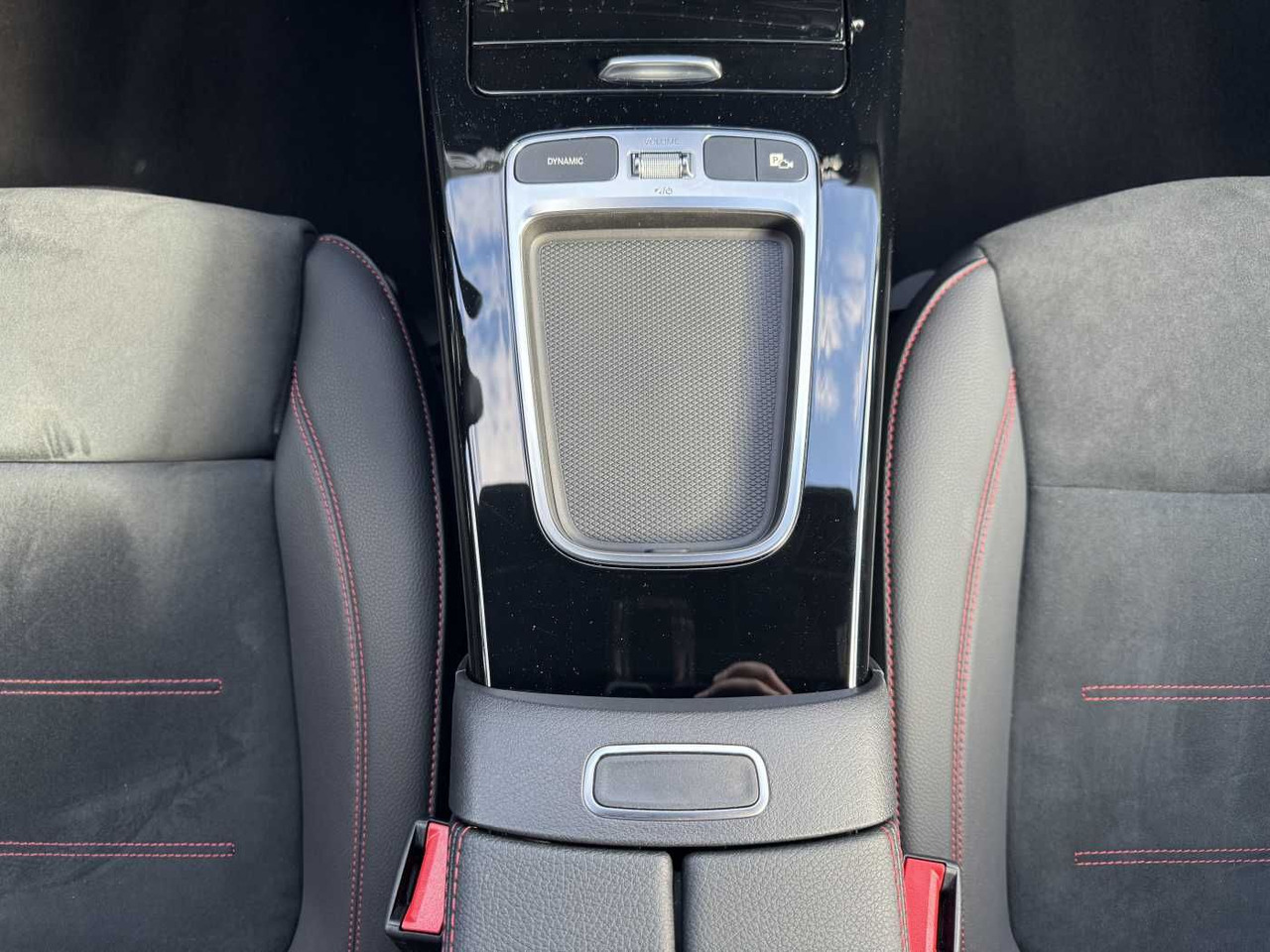 Vieglā automašīna Mercedes-Benz CLA 180 Shooting Brake+AMG+Distr+AHK+RFK+: foto 15